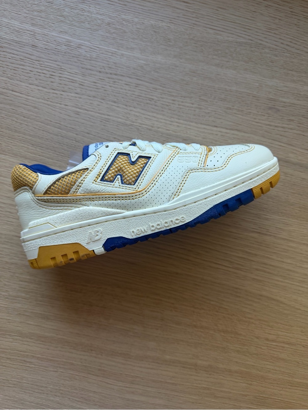 NWT New Balance 550 Aime Leon Dore Masaryk Community Gym Men’s 7 Women’s 8.5 - Picture 3 of 5